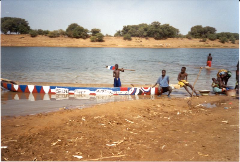 a8-pirogue_enfants